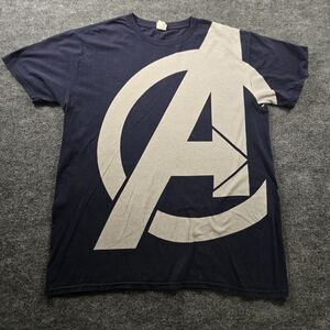 SDCC 2011 Exclusive Avengers "Assemble" Graphic T-Shirt Size Large‎